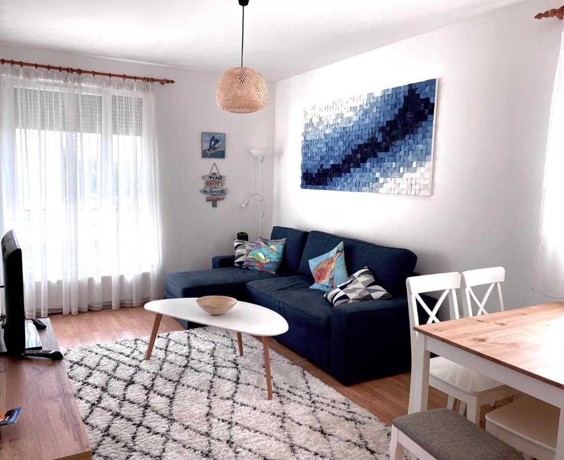 Siofoki Vizparti Nyaralo - Lakeside Apartment Екстериор снимка